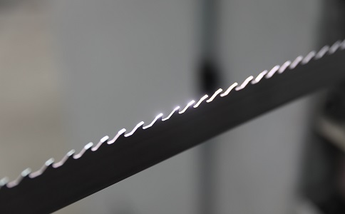 百色双金属带锯条产生切削噪音的原因具体有哪些？